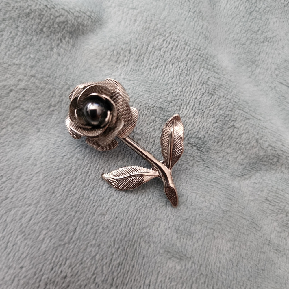 Elegant Silver Rose Brooch